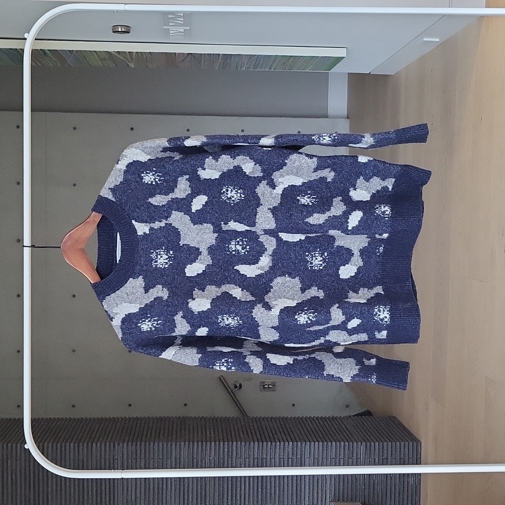 Patterned Sweater - Picture 1 of 5